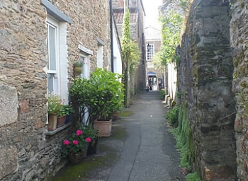 Photo Gallery Image - Narrow lane leading to the Guildhall