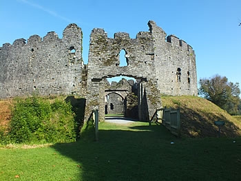 Photo Gallery Image - Restormel Castle Entrance